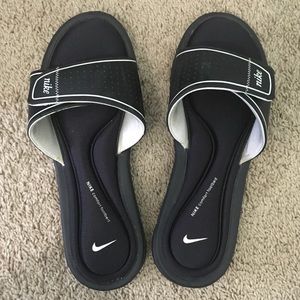 Nike Women’s Slides